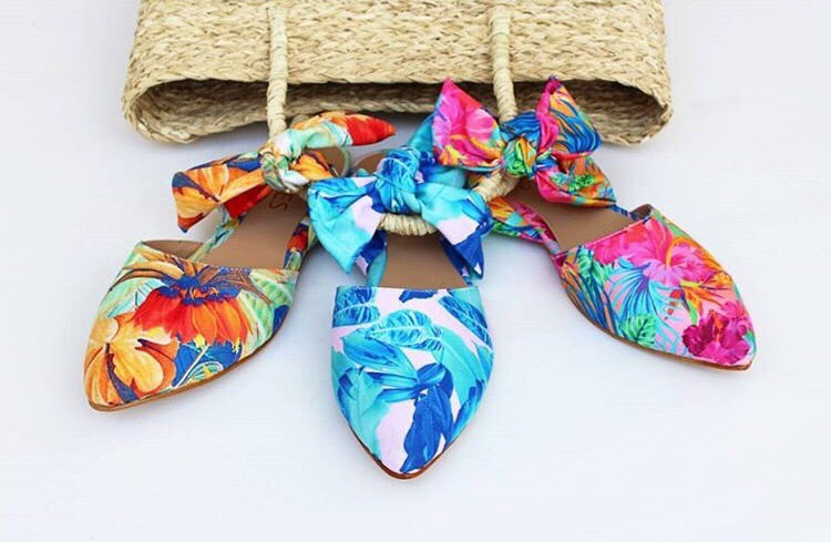 FLORAL STATEMENT SLIDES PRE- ORDER NOW AND SELECT YOUR FABRIC